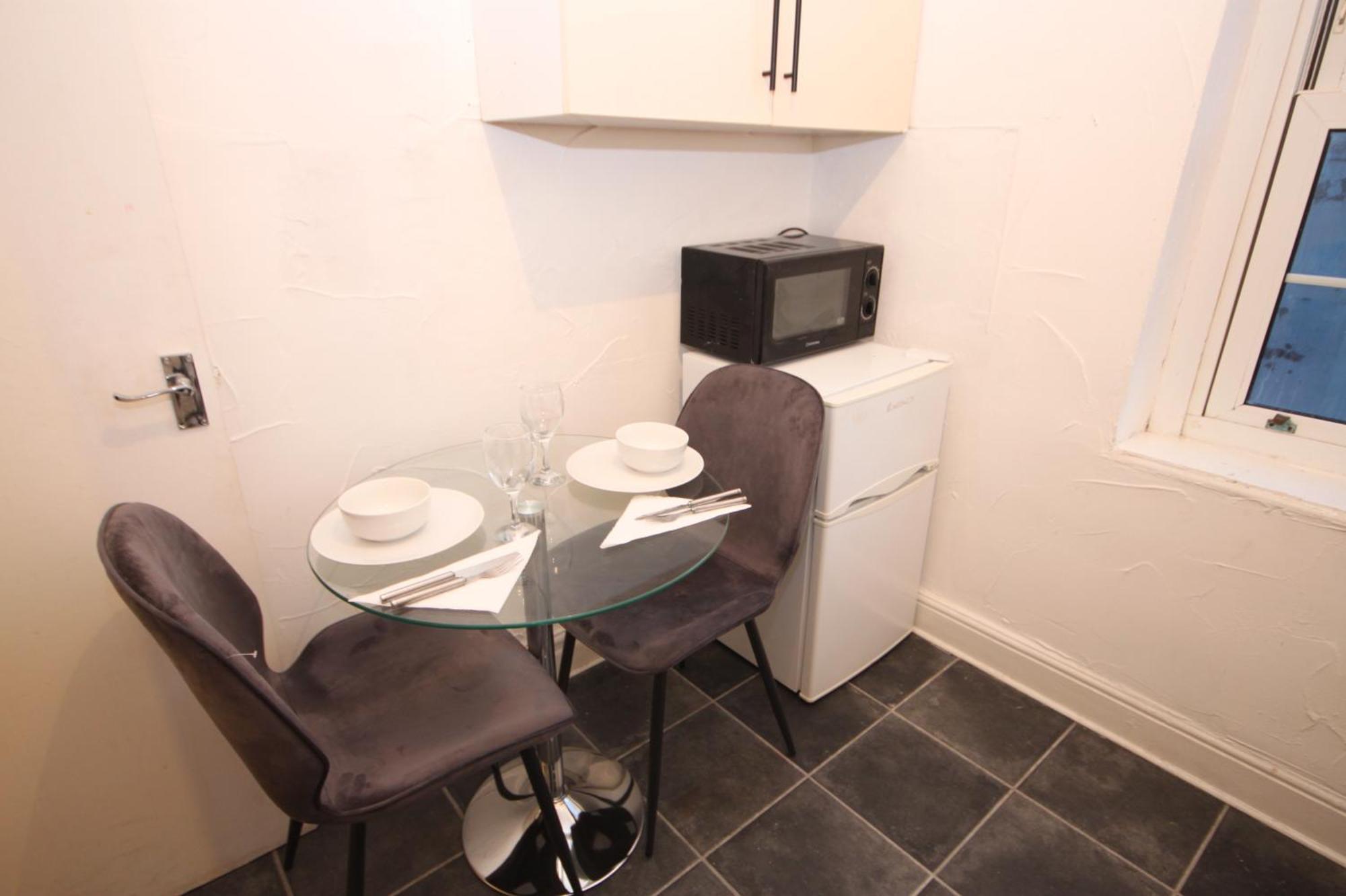 Barton Seaview, Self Catering Apartments, Promenade & Location, Families, Couples Or 23 Years Only, Free Parking Appartement