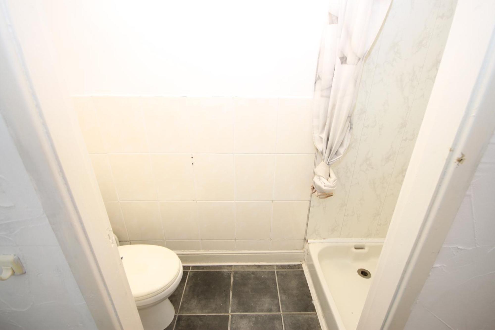 Barton Seaview, Self Catering Apartments, Promenade & Location, Families, Couples Or 23 Years Only, Free Parking Blackpool