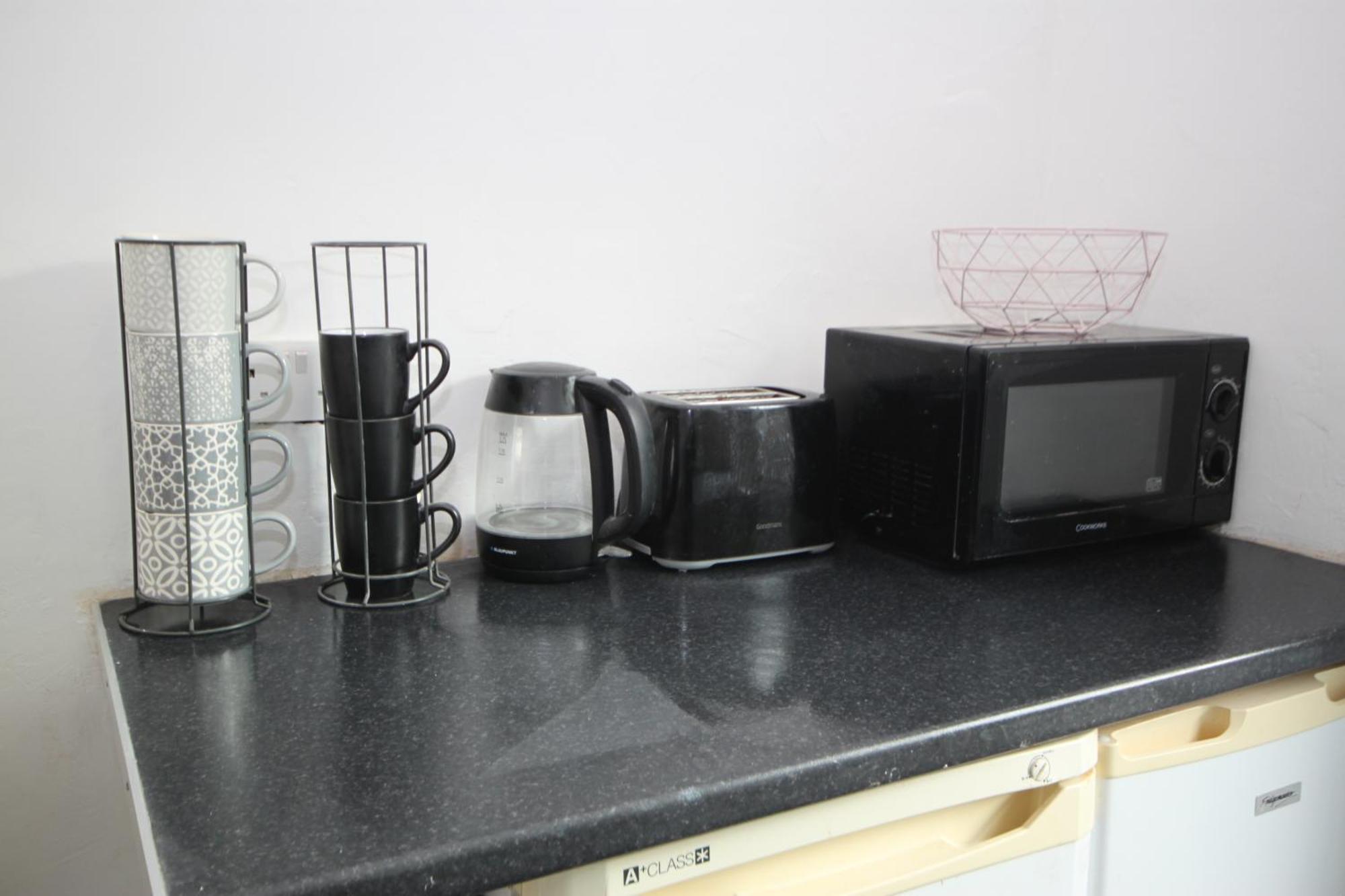 Barton Seaview, Self Catering Apartments, Promenade & Location, Families, Couples Or 23 Years Only, Free Parking *