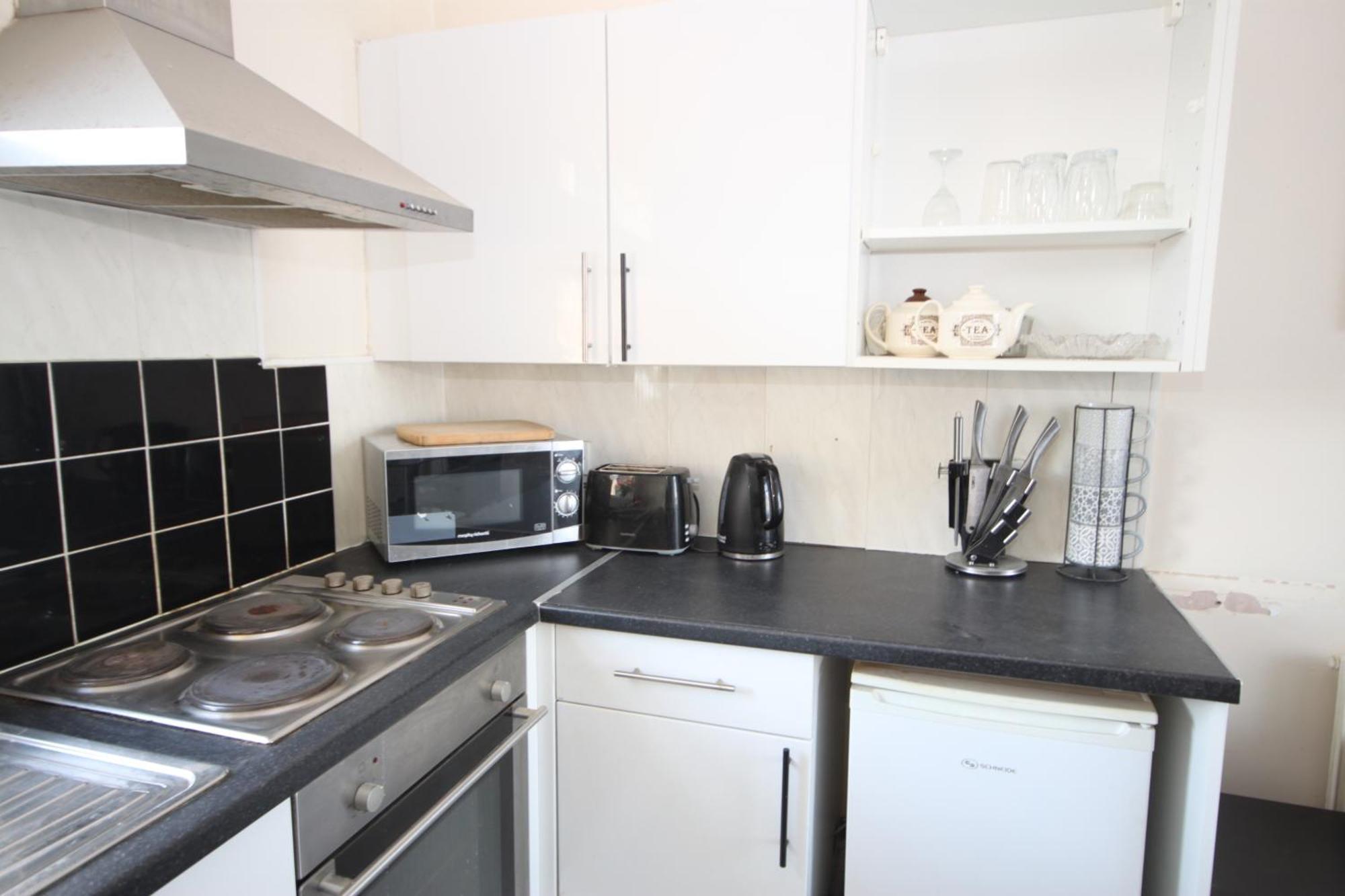 Barton Seaview, Self Catering Apartments, Promenade & Location, Families, Couples Or 23 Years Only, Free Parking Blackpool